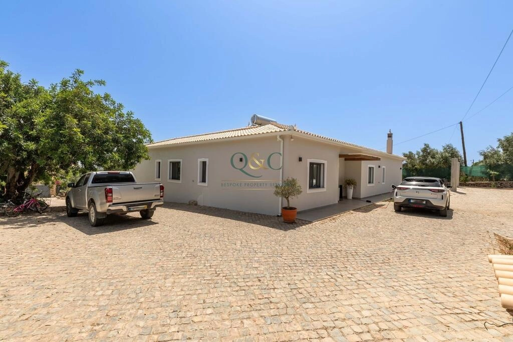 Villa avec 4 chambres à vendre à São Brás de Alportel Villa avec 4 chambres à vendre à São Brás de Alportel