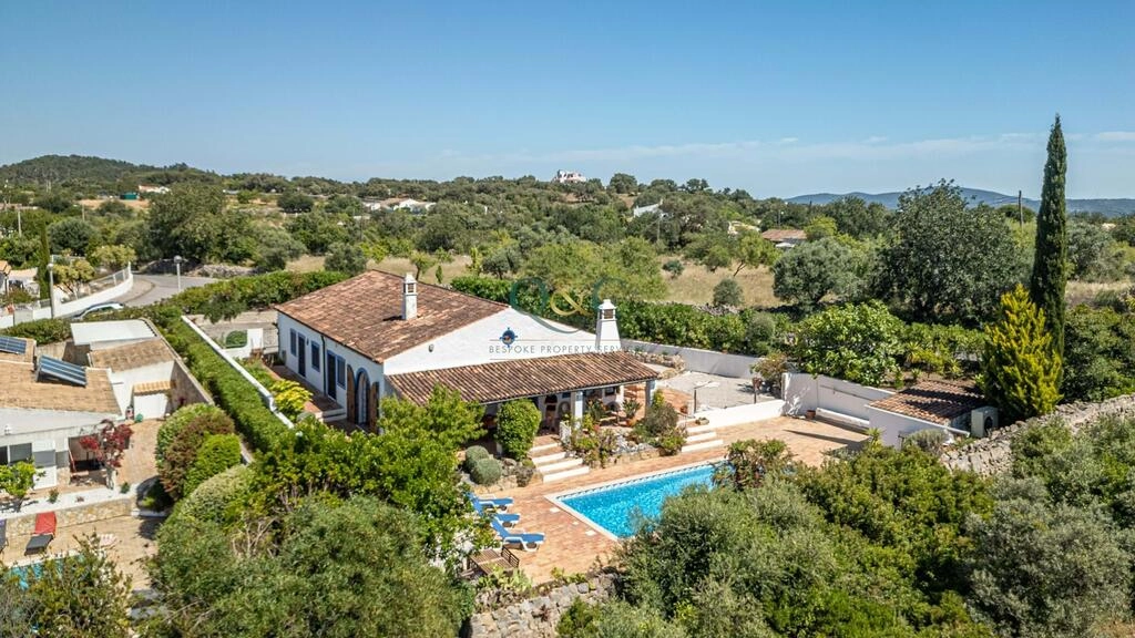 Villa avec 4 chambres à vendre à São Brás de Alportel Villa avec 4 chambres à vendre à São Brás de Alportel