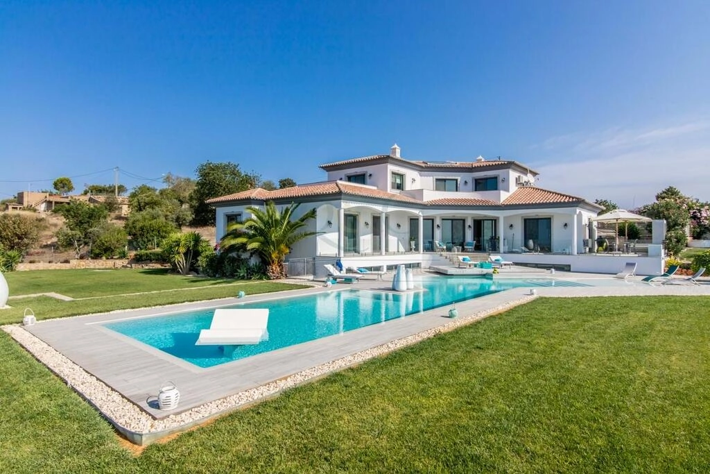 Villa avec 4 chambres à vendre à Loulé (São Clemente) Villa avec 4 chambres à vendre à Loulé (São Clemente)
