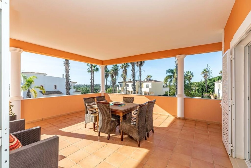 Villa com 4 quartos à venda em Almancil Villa com 4 quartos à venda em Almancil