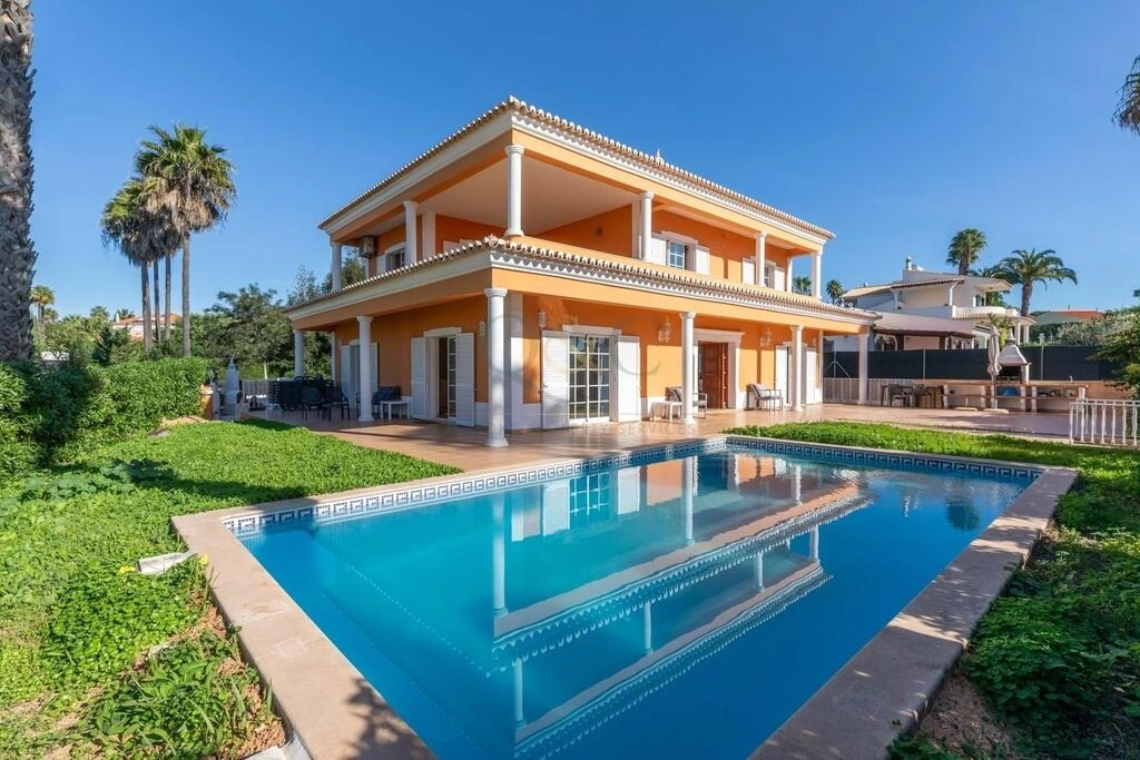 Villa com 4 quartos à venda em Almancil Villa com 4 quartos à venda em Almancil