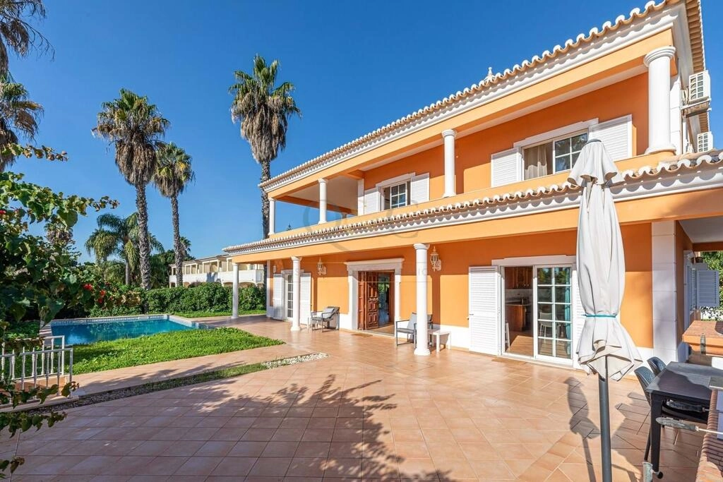 Villa com 4 quartos à venda em Almancil Villa com 4 quartos à venda em Almancil