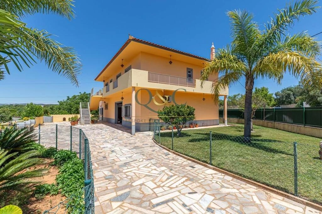 Villa com 4 quartos à venda em Estoi Villa com 4 quartos à venda em Estoi
