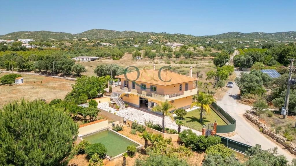 Villa com 4 quartos à venda em Estoi Villa com 4 quartos à venda em Estoi