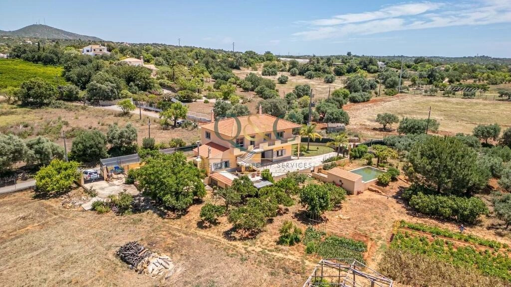 Villa com 4 quartos à venda em Estoi Villa com 4 quartos à venda em Estoi