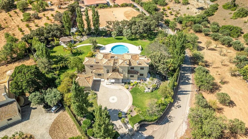 Villa com 4 quartos à venda em Loulé (São Clemente) Villa com 4 quartos à venda em Loulé (São Clemente)