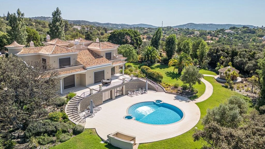 Villa com 4 quartos à venda em Loulé (São Clemente) Villa com 4 quartos à venda em Loulé (São Clemente)