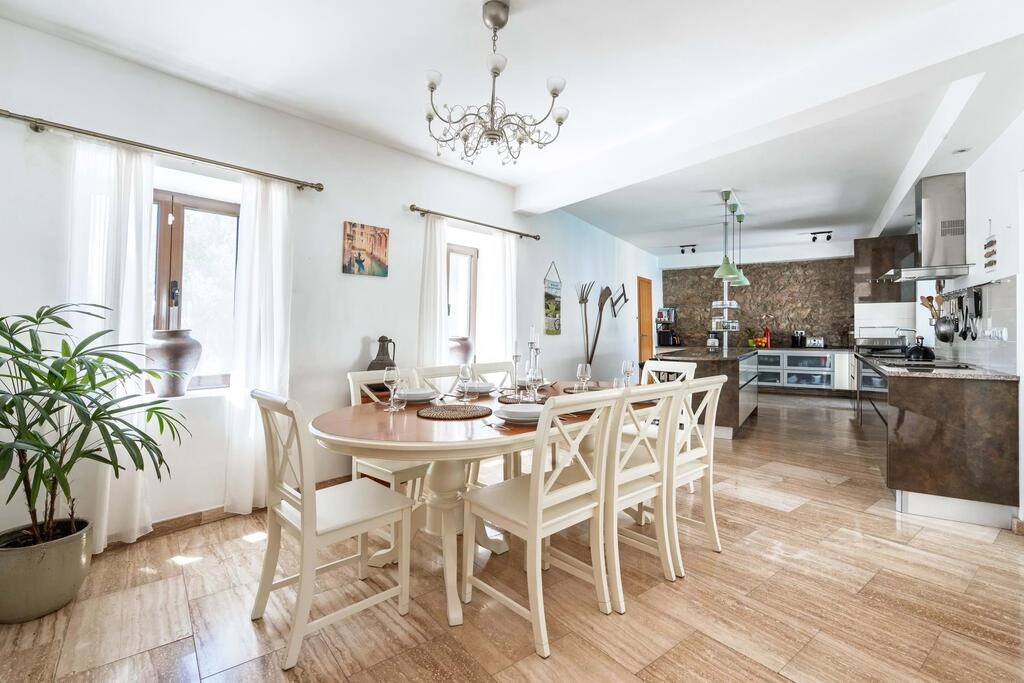 Villa com 4 quartos à venda em Santa Bárbara de Nexe Villa com 4 quartos à venda em Santa Bárbara de Nexe