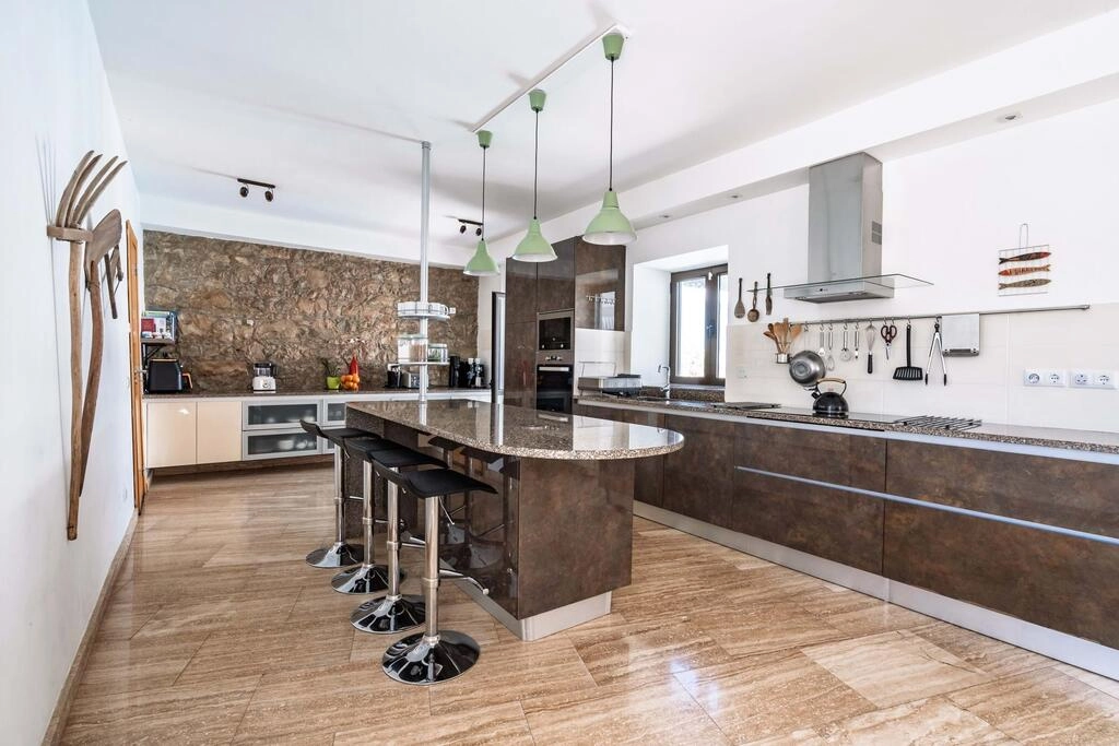Villa com 4 quartos à venda em Santa Bárbara de Nexe Villa com 4 quartos à venda em Santa Bárbara de Nexe