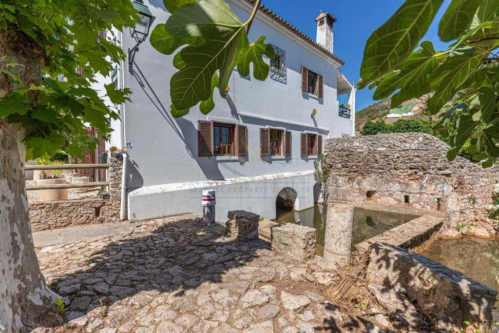 Villa com 4 quartos à venda em Alte Villa com 4 quartos à venda em Alte