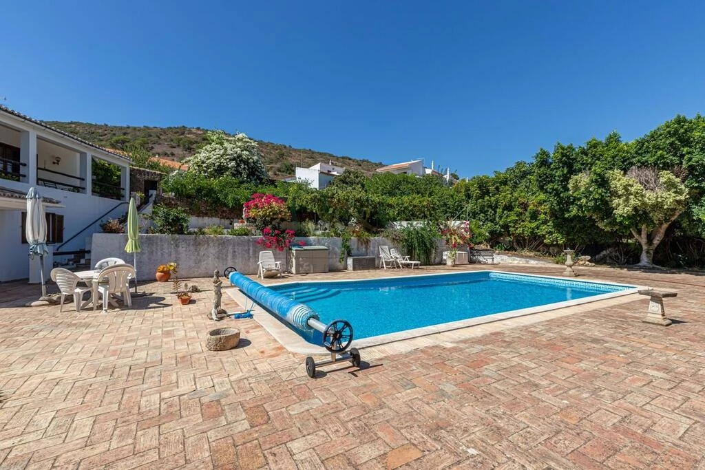 Villa com 4 quartos à venda em Alte Villa com 4 quartos à venda em Alte
