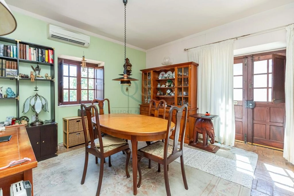 Villa com 4 quartos à venda em Alte Villa com 4 quartos à venda em Alte