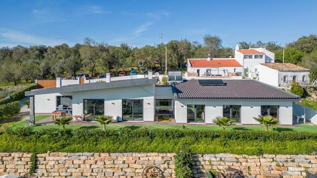 Villa com 4 quartos à venda em Querença Villa com 4 quartos à venda em Querença