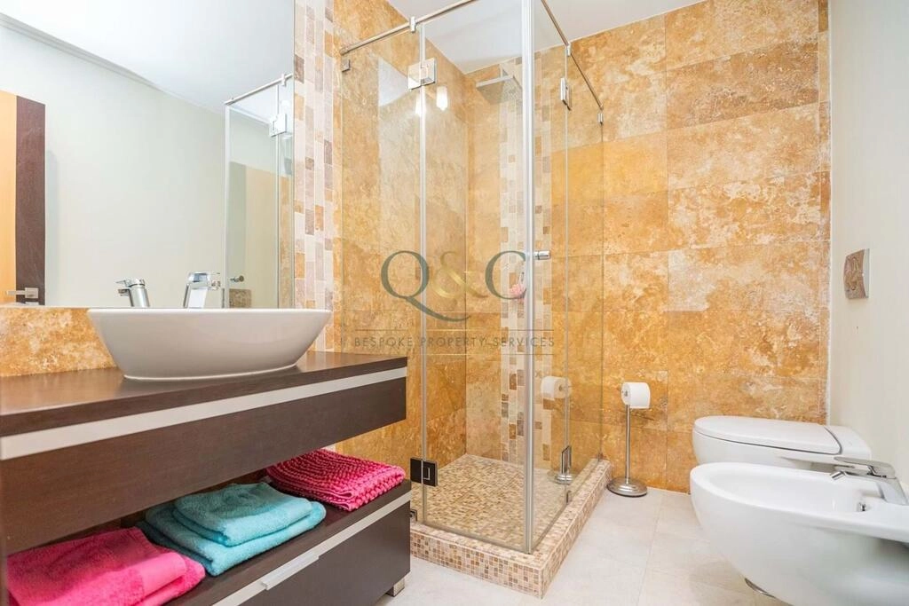 5 Bedroom Villa For Sale in Quarteira 5 Bedroom Villa For Sale in Quarteira