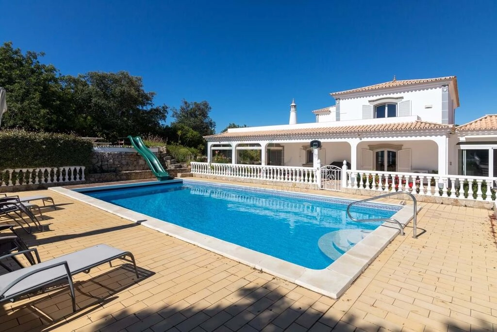 Villa avec 5 chambres à vendre à Loulé (São Clemente) Villa avec 5 chambres à vendre à Loulé (São Clemente)