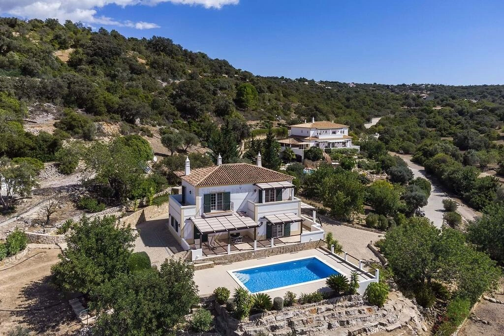 Villa avec 5 chambres à vendre à Santa Bárbara de Nexe Villa avec 5 chambres à vendre à Santa Bárbara de Nexe