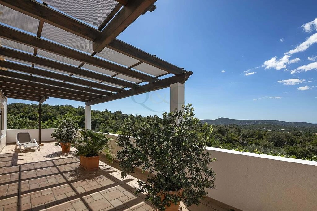 Villa avec 5 chambres à vendre à Santa Bárbara de Nexe Villa avec 5 chambres à vendre à Santa Bárbara de Nexe