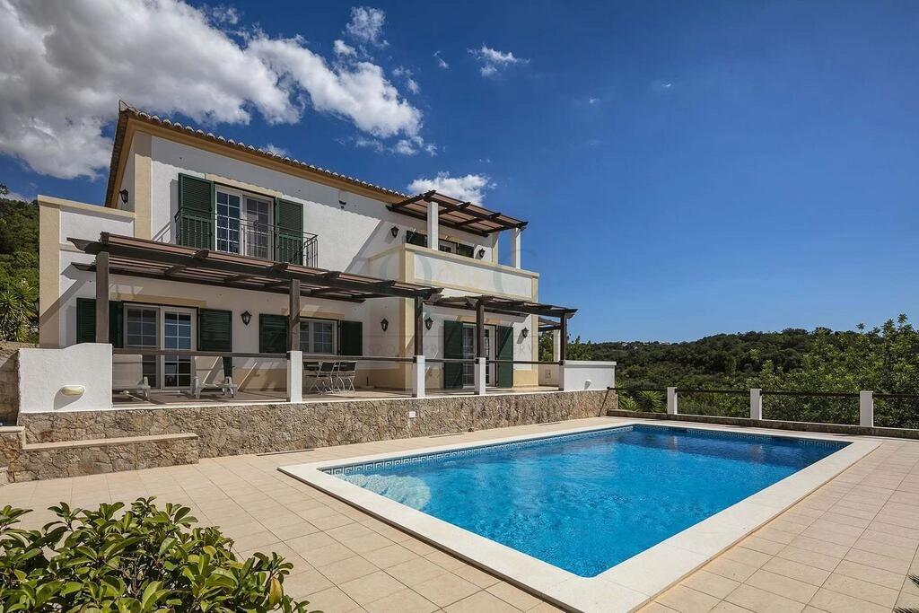 Villa avec 5 chambres à vendre à Santa Bárbara de Nexe Villa avec 5 chambres à vendre à Santa Bárbara de Nexe