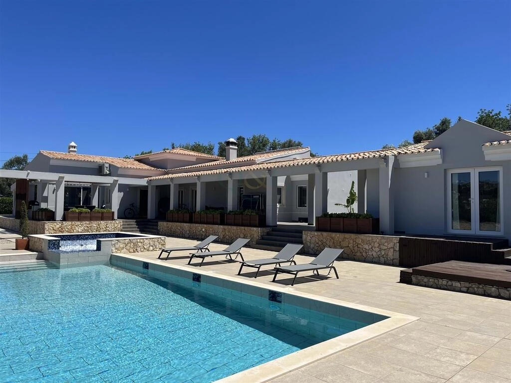 Villa avec 5 chambres à vendre à São Brás de Alportel Villa avec 5 chambres à vendre à São Brás de Alportel