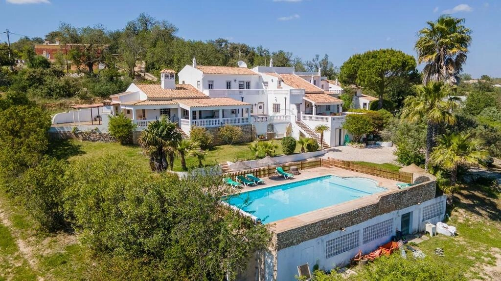 6 Bedroom Villa For Sale in Loulé (São Sebastião) 6 Bedroom Villa For Sale in Loulé (São Sebastião)