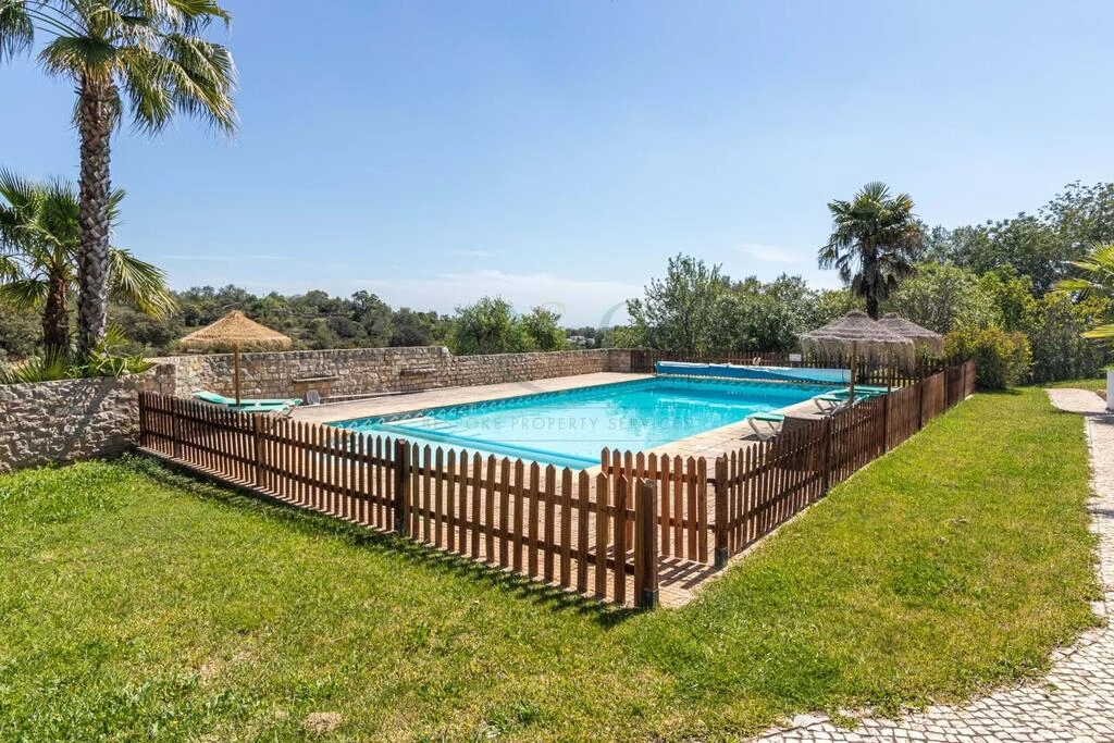 6 Bedroom Villa For Sale in Loulé (São Sebastião) 6 Bedroom Villa For Sale in Loulé (São Sebastião)