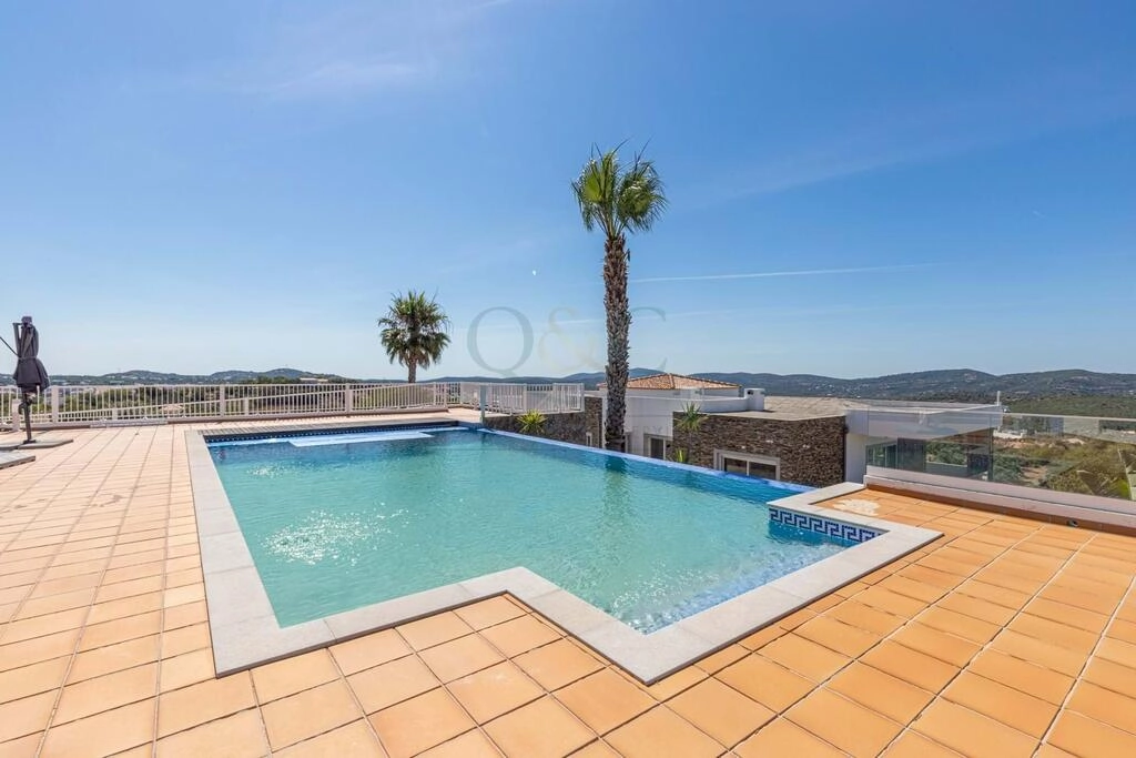 6 Bedroom Villa For Sale in São Brás de Alportel 6 Bedroom Villa For Sale in São Brás de Alportel
