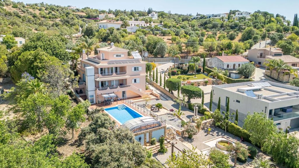 Villa avec 6 chambres à vendre à São Brás de Alportel Villa avec 6 chambres à vendre à São Brás de Alportel