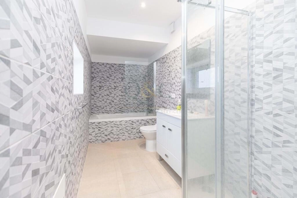 Villa com 7 quartos à venda em Salir Villa com 7 quartos à venda em Salir