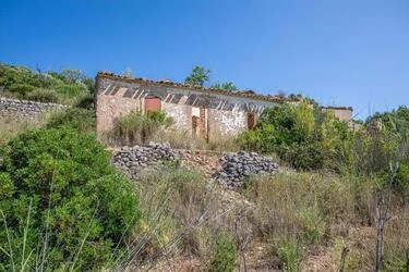 Ruin For Sale in Loulé (São Sebastião)