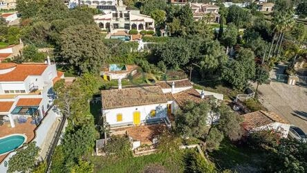Villa to be renovated For Sale in Loulé (São Clemente)