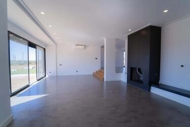 Villa For Sale in Quarteira