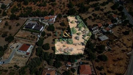 Land à vendre à Querença