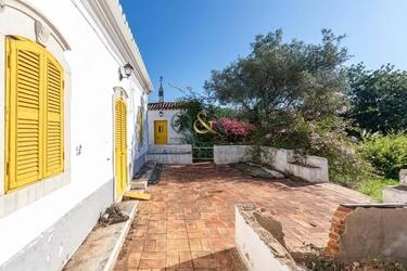 Villa to be renovated à vendre à Loulé (São Clemente)