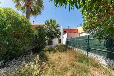 2 Bedroom Semi-detached For Sale in Quarteira