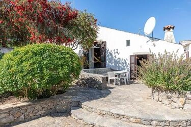 4 Bedroom Farmhouse For Sale in São Brás de Alportel