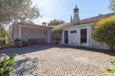 4 Bedroom Farmhouse For Sale in São Brás de Alportel