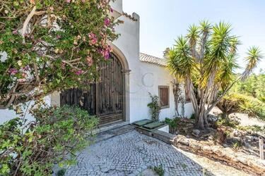 4 Bedroom Farmhouse For Sale in São Brás de Alportel
