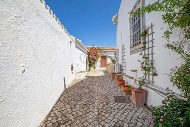 4 Bedroom Farmhouse For Sale in São Brás de Alportel