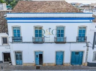 4 Bedroom Semi-detached For Sale in Estoi