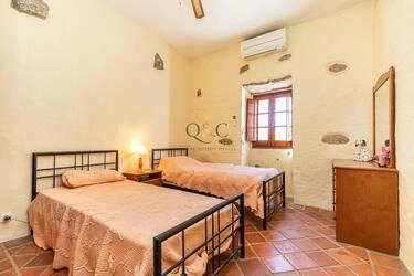 5 Bedroom Farmhouse For Sale in São Brás de Alportel
