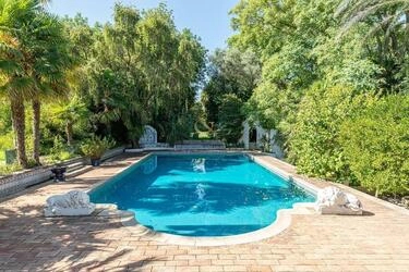 6 Bedroom Farmhouse For Sale in Santa Bárbara de Nexe