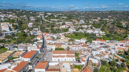 Building com 7 quartos à venda em Boliqueime