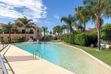 2 Bedroom Apartment For Sale in Santa Bárbara de Nexe
