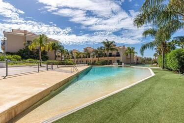 2 Bedroom Apartment For Sale in Santa Bárbara de Nexe
