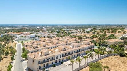 2 Bedroom Apartment For Sale in Santa Bárbara de Nexe