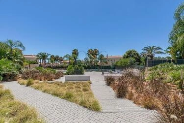 2 Bedroom Apartment For Sale in Santa Bárbara de Nexe