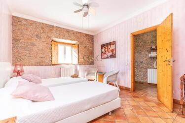 9 Bedroom Farmhouse For Sale in São Brás de Alportel