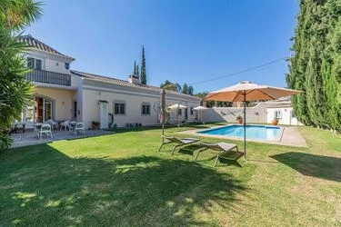 9 Bedroom Farmhouse For Sale in São Brás de Alportel