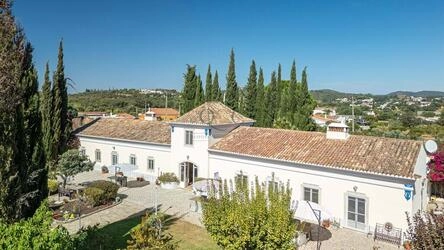 9 Bedroom Farmhouse For Sale in São Brás de Alportel