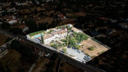 9 Bedroom Farmhouse For Sale in São Brás de Alportel